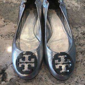Metallic Silver Leather Tory Burch Reva size 9